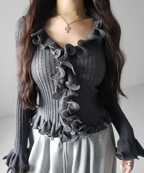 me+em select(ミームセレクト)の「【 5color 】シアーフリル長袖リブニットカーディガン / sheer frill long-sleeve ribbed knit cardigan(カーディガン/ボレロ・レディース・ブルー/グレー/チャコール/ブラック/アイボリー・FREE)」の4枚目の写真