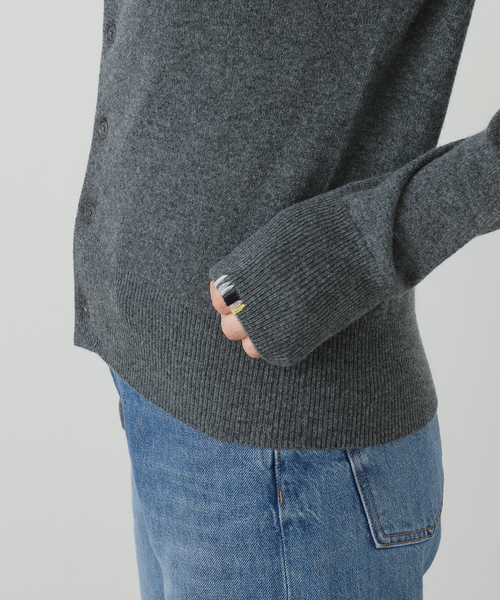 extreme cashmere（エクストリーム　カシミヤ）の「EXTREME CASHMERE X LITTLE2：カーディガン（ニット/セーター・レディース・グレー/ピンク・FREE）」の9枚目の写真
