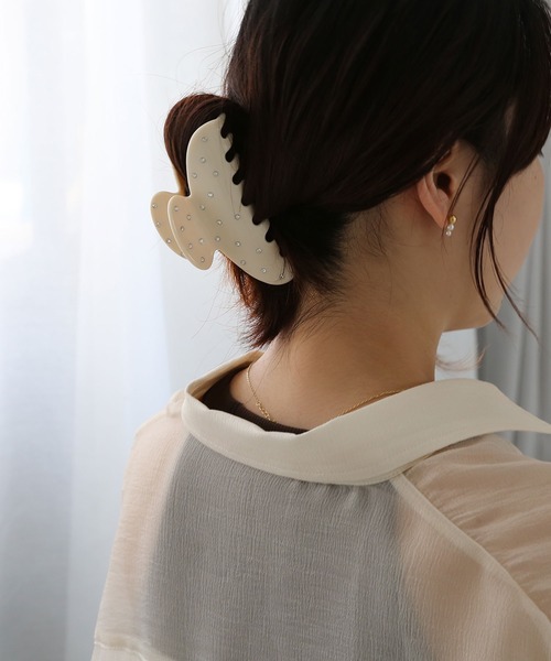 colleca la（コレカラ）の「ドットストーン バンスクリップ（バレッタ/ヘアクリップ・レディース・ブラック/ホワイト・FREE）」の3枚目の写真