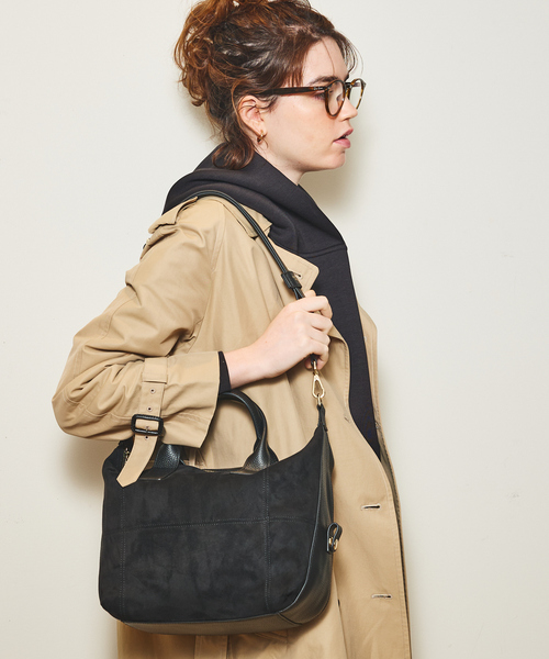 LOWELL things（ロウェル　シングス）の「Velu / 2WAYスエードボストンバッグ（ボストンバッグ・レディース・ブラック/ダークブラウン・フリー）」の5枚目の写真