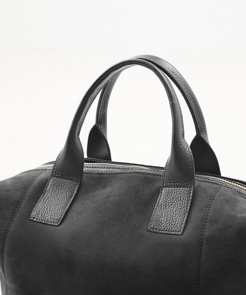 LOWELL things（ロウェル　シングス）の「Velu / 2WAYスエードボストンバッグ（ボストンバッグ・レディース・ブラック/ダークブラウン・フリー）」の6枚目の写真