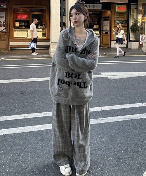 Ressaca(レサーカ)の「オーバーサイズダメージ加工レタリングロゴシャギーニットパーカー(パーカー・レディース・グレー/ブラック・XL/M/L)」の9枚目の写真