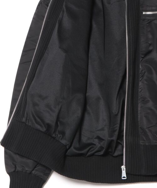 Chikashitsu +(チカシツプラス)の「【Chikashitsu +】zip up design bomber blouson / 【チカシツプラス】ジップアップデザインボンバーブルゾン(MA-1・メンズ・ブラック・S/L)」の2枚目の写真