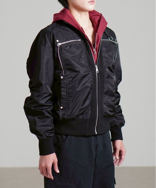 Chikashitsu +(チカシツプラス)の「【Chikashitsu +】zip up design bomber blouson / 【チカシツプラス】ジップアップデザインボンバーブルゾン(MA-1・メンズ・ブラック・S/L)」の3枚目の写真