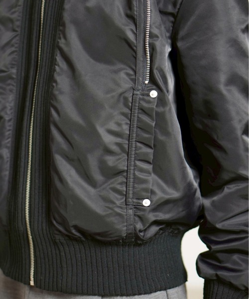 Chikashitsu +(チカシツプラス)の「【Chikashitsu +】zip up design bomber blouson / 【チカシツプラス】ジップアップデザインボンバーブルゾン(MA-1・メンズ・ブラック・S/L)」の10枚目の写真
