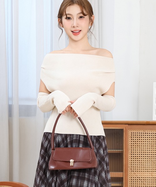 Anely（アネリー）の「アームカバー付き オフショル リブ ニット プルオーバー（ニット/セーター・レディース・グレー/ブラック/アイボリー/ベージュ/ブラウン・FREE）」の12枚目の写真