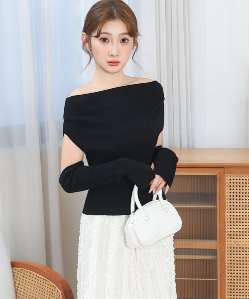 Anely（アネリー）の「アームカバー付き オフショル リブ ニット プルオーバー（ニット/セーター・レディース・グレー/ブラック/アイボリー/ベージュ/ブラウン・FREE）」の8枚目の写真
