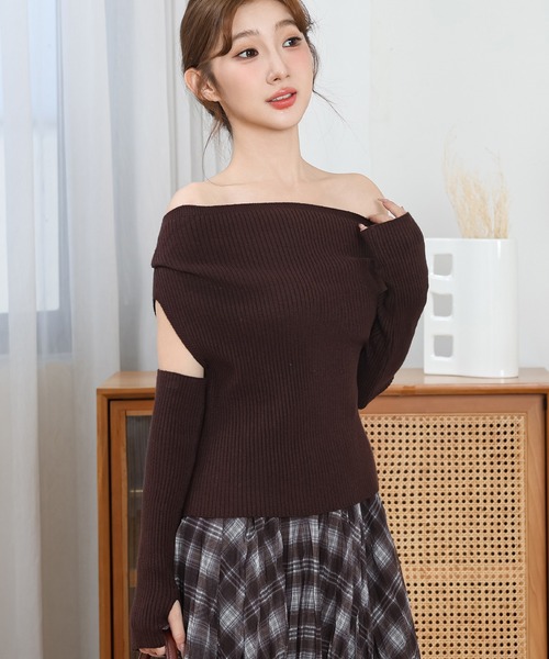 Anely（アネリー）の「アームカバー付き オフショル リブ ニット プルオーバー（ニット/セーター・レディース・グレー/ブラック/アイボリー/ベージュ/ブラウン・FREE）」の18枚目の写真