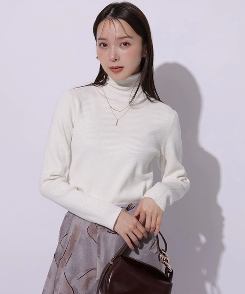 Mystrada(マイストラーダ)の「ベーシックタートルニット(ニット/セーター・レディース・ホワイト/ピンク/グレー/ブラック/ピンク系その他・38)」の2枚目の写真