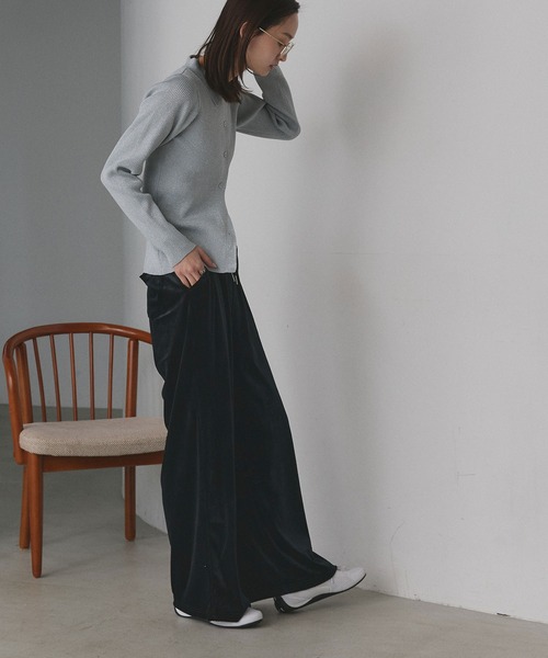 ad thie(アドティエ)の「ベロア イージーロングパンツ(その他パンツ・レディース・ダークブラウン/ブラック/チャコール・FREE)」の5枚目の写真
