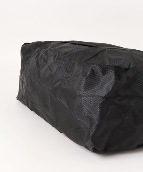 florist(フローリスト)の「【キャリーオン対応・約25L】 撥水 パッカブルライトトラベルバッグ/ サブバッグ(トラベルグッズ・レディース・ブラック/ダークパープル/クリーム/グレー・FREE)」の6枚目の写真