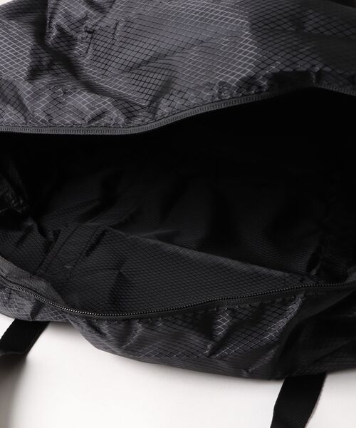 florist(フローリスト)の「【キャリーオン対応・約25L】 撥水 パッカブルライトトラベルバッグ/ サブバッグ(トラベルグッズ・レディース・ブラック/ダークパープル/クリーム/グレー・FREE)」の7枚目の写真