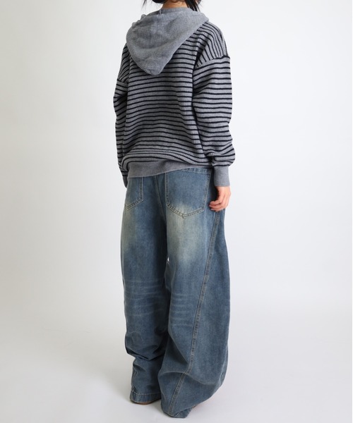 Vini(ヴィニ)の「ボーダーニットジップアップフードパーカー(ニット/セーター・レディース・アイボリー/グレー・FREE)」の4枚目の写真