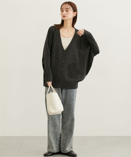 nissen（ニッセン）の「肩レースデザインオーバーサイズドルマンカーディガン（ニット/セーター・レディース・チャコールグレー/ブラック・FREE）」の17枚目の写真