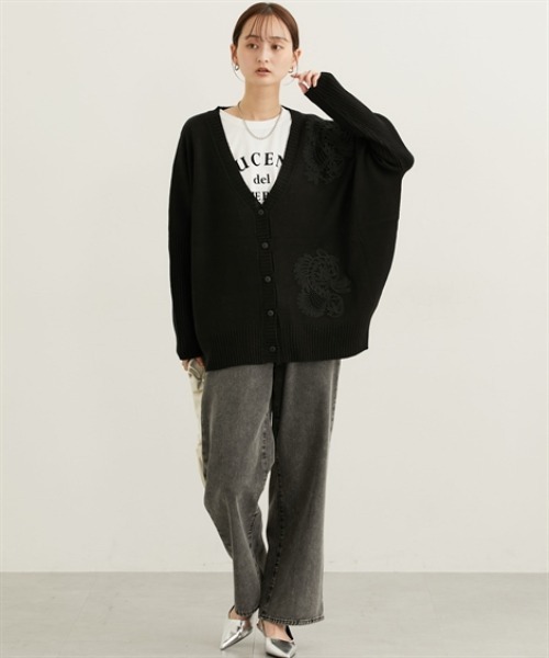 nissen（ニッセン）の「肩レースデザインオーバーサイズドルマンカーディガン（ニット/セーター・レディース・チャコールグレー/ブラック・FREE）」の4枚目の写真