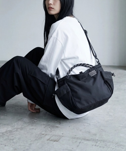 FREDRIK PACKERS(フレドリックパッカーズ)の「【FREDRIK PACKERS】2WAY PLAY TOTE ショルダー トートバッグ(トートバッグ・レディース・ブラック・FREE)」の1枚目の写真