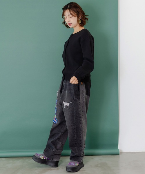 ScoLar（スカラー）の「153672：綿×レース異素材アップリケデニムパンツ（デニムパンツ・レディース・ブラック/ブルー・M）」の5枚目の写真