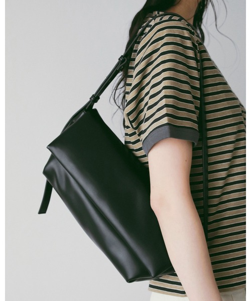 anuke（アンヌーク）の「Ecoleather Wrap Bag（トートバッグ・レディース・ブラック/アイボリー・FREE）」の6枚目の写真