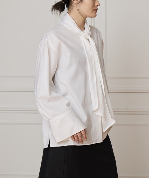 IENA LA BOUCLE（イエナラブークル）の「IENA LA BOUCLE コットンフロンタブルボウタイブラウス（シャツ/ブラウス・レディース・ブルー/ホワイト・FREE）」の3枚目の写真