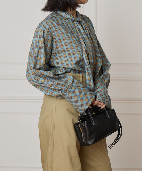 IENA LA BOUCLE（イエナラブークル）の「IENA LA BOUCLE コットンフロンタブルボウタイブラウス（シャツ/ブラウス・レディース・ブルー/ホワイト・FREE）」の18枚目の写真