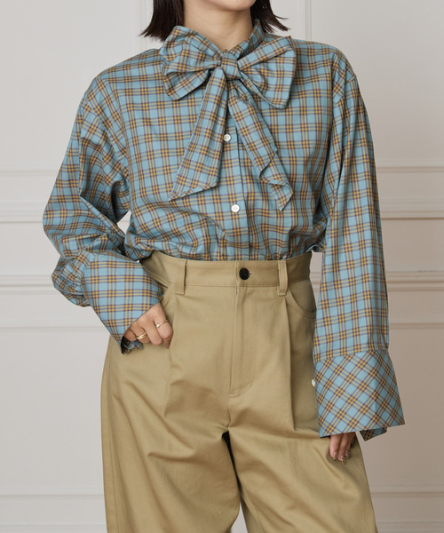 IENA LA BOUCLE（イエナラブークル）の「IENA LA BOUCLE コットンフロンタブルボウタイブラウス（シャツ/ブラウス・レディース・ブルー/ホワイト・FREE）」の21枚目の写真