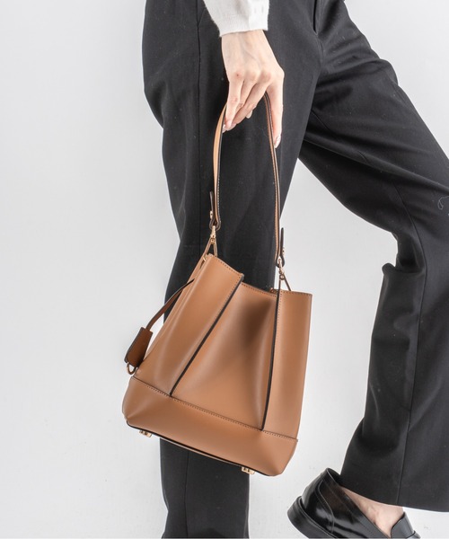 GIANNI NOTARO（ジャンニノターロ）の「【GIANNI NOTARO 】縦長ハンドバッグ　ショルダーバッグ　本革（ショルダーバッグ・レディース・ブラック/ベージュ/ダークブラウン/ブラウン・FREE）」の3枚目の写真