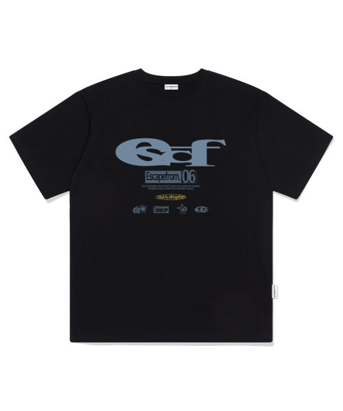 ESCAPEFROM(エスケープフロム)の「エッシュ ESCF ロゴ コラージュ プリント オーバーサイズ 半袖Tシャツ ブラック(Tシャツ/カットソー・レディース・その他・SMALL/MEDIUM/LARGE)」の1枚目の写真