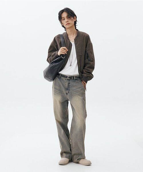 IUGAMAKARAS(イウガマカラス)の「H-Buckle Banana Leather Bag (black)(メッセンジャーバッグ・レディース・その他・FREE)」の19枚目の写真