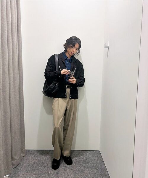 IUGAMAKARAS(イウガマカラス)の「H-Buckle Banana Leather Bag (black)(メッセンジャーバッグ・レディース・その他・FREE)」の22枚目の写真