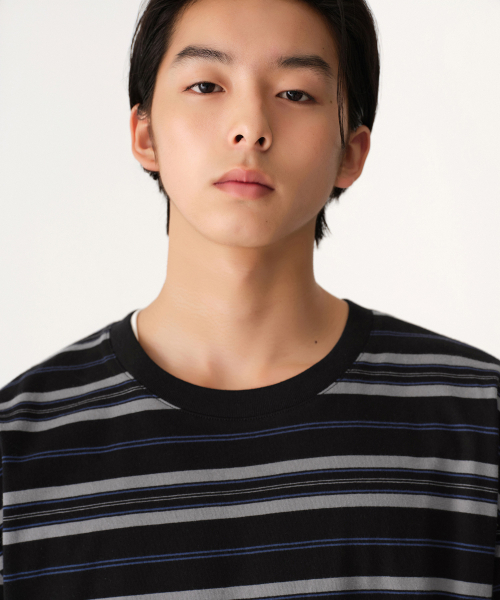 MUSINSA STANDARD（ムシンサスタンダード）の「マルチストライプリラックスティーシャツ3 [ブラック]（Tシャツ/カットソー・メンズ・その他・XX-LARGE/XXX-LARGE/LARGE/X-LARGE/SMALL/MEDIUM）」の4枚目の写真