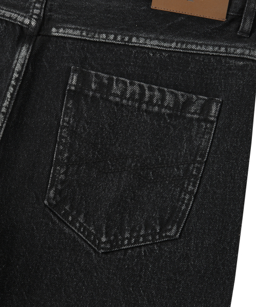 WOOALONG(ウアロン)の「Grain Curved Seam Washed Denim Pants - BLACK(デニムパンツ・メンズ・ブラック・SMALL/MEDIUM/LARGE)」の6枚目の写真