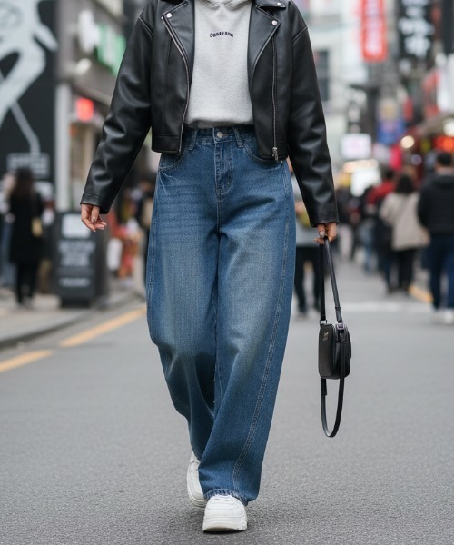 BY THE BAY（バイザベイ）の「ウォッシュドデニム/ワイドパンツ（デニムパンツ・レディース・ライトインディゴブルー/ブルー・MEDIUM）」の2枚目の写真