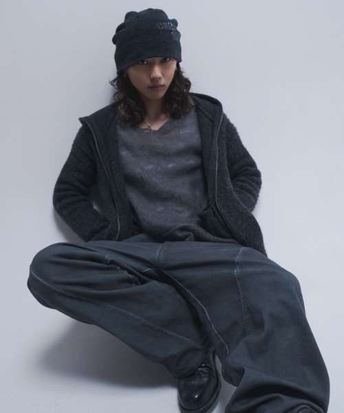 INTER FACTORY（インターファクトリー）の「takumu（MUU STUDIO） - Shaggy full-zip knit hoodie / シャギーフルジップニットパーカー（パーカー・メンズ・チャコールグレー/ブラック・3/2）」の11枚目の写真