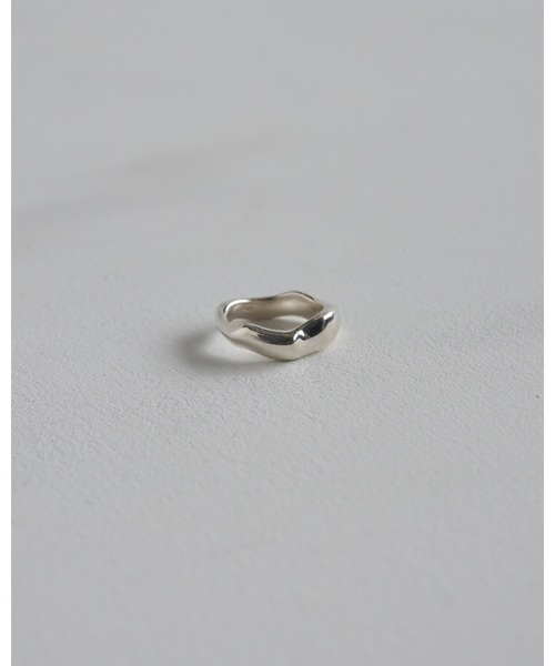 anuke（アンヌーク）の「Nuance Flow Ring（リング・レディース・シルバー/ゴールド・#11/#13）」の7枚目の写真