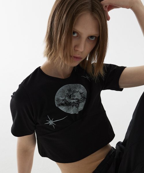 PLASMASPHERE(プラズマスフィア)の「ブラックトラックTシャツ(クロップTシャツ)(Tシャツ/カットソー・レディース・ブラック・FREE)」の1枚目の写真