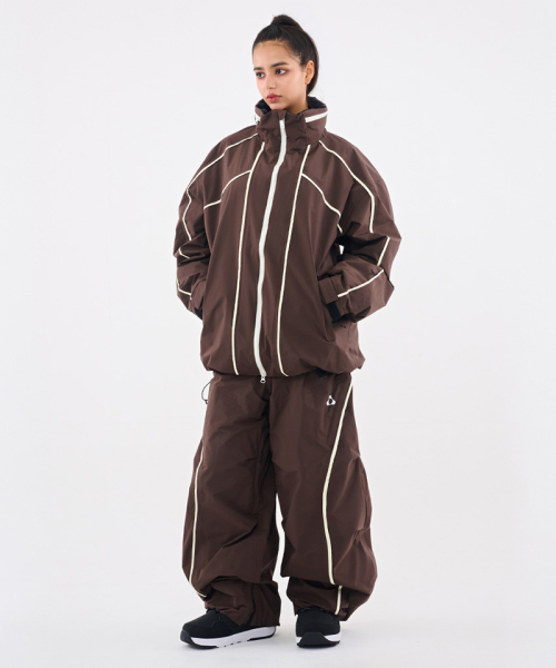 DOLL OUTERWEAR（ドラ アウターウェア）の「[DOLL x DUMDIDUM] 2526 スリックジャケット&パンツセット ダークチョコ 男女共用（セットアップ・レディース・その他・SMALL/MEDIUM/LARGE/X-LARGE）」の4枚目の写真