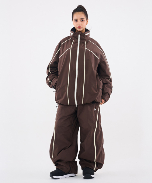 DOLL OUTERWEAR（ドラ アウターウェア）の「[DOLL x DUMDIDUM] 2526 スリックジャケット&パンツセット ダークチョコ 男女共用（セットアップ・レディース・その他・SMALL/MEDIUM/LARGE/X-LARGE）」の5枚目の写真