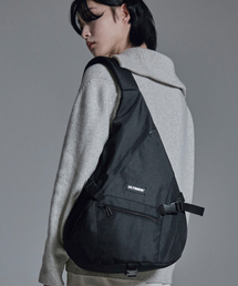 ULTIMEIK（オルティメイク）の「1640 トテミックスリングバッククロスバッグ ブラック（メッセンジャーバッグ）」