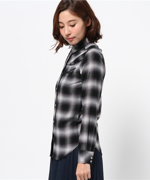 OUTLET（アウトレット）の「【Sheta】オンブレチェックウェスタンシャツ（シャツ/ブラウス・レディース・レッド/ブラック・FREE）」の4枚目の写真