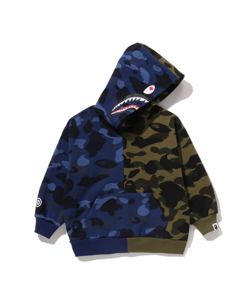 A BATHING APE（アベイシングエイプ）の「SPLIT CAMO SHARK RELAXED FIT PULLOVER HOODIE（パーカー・キッズ・ブルー系その他/パープル系その他3・140/130/110）」の3枚目の写真