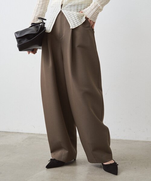 LOUNGEDRESS（ラウンジドレス）の「バレルレッグパンツ（その他パンツ・レディース・カーキ/ベージュ・SMALL/MEDIUM）」の15枚目の写真