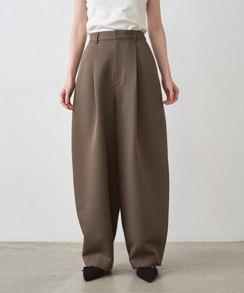 LOUNGEDRESS（ラウンジドレス）の「バレルレッグパンツ（その他パンツ・レディース・カーキ/ベージュ・SMALL/MEDIUM）」の18枚目の写真