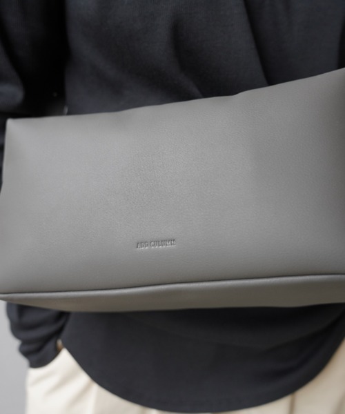 B'2nd（ビーセカンド）の「ADD CULUMN(アドカラム) TABLET BOX（ショルダーバッグ・レディース・ダークグレー/アイボリー/イエロー・F）」の4枚目の写真