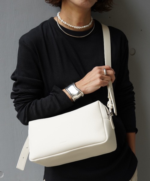 B'2nd（ビーセカンド）の「ADD CULUMN(アドカラム) TABLET BOX（ショルダーバッグ・レディース・ダークグレー/アイボリー/イエロー・F）」の10枚目の写真