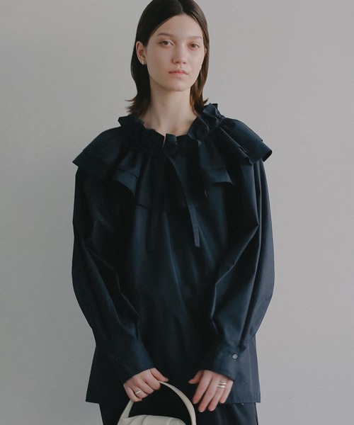 MANOF（マノフ）の「PURSE COLLAR SHIRTS（シャツ/ブラウス・レディース・ネイビー/ホワイト・F）」の2枚目の写真