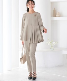 RUIRUE BOUTIQUE（ルイルエブティック）の「ストレッチ | 【2点set】アシンメトリー・プリーツ トップス & スリム テーパードパンツ | セットアップ・セレモニースーツ・フォーマルスーツ・ママスーツ・パンツスーツ（スーツセット）」