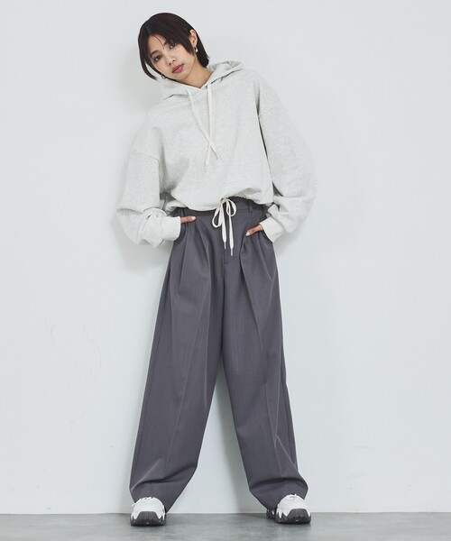 abahouse mavie（アバハウスマヴィ）の「【裏毛】スピンドルフーディー（パーカー・レディース・ライトグレー/ブラック/グレー・フリー）」の8枚目の写真