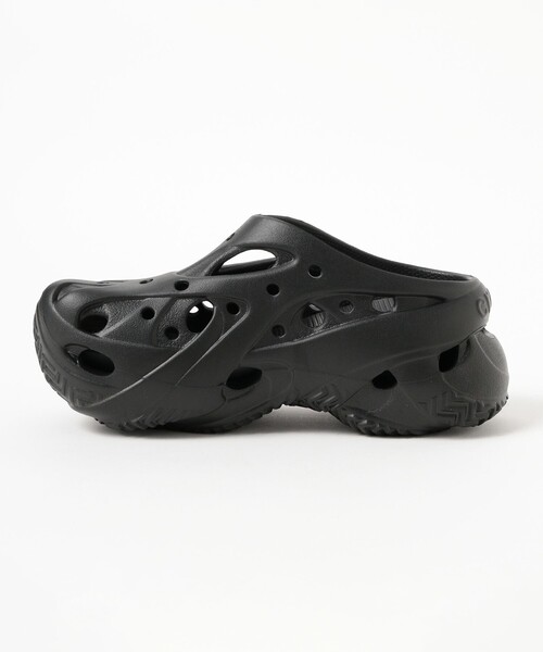 Ray BEAMS（レイビームス）の「crocs / ケージド クロッグ（サンダル・レディース・オフホワイト/ブラック・7/8/9）」の10枚目の写真