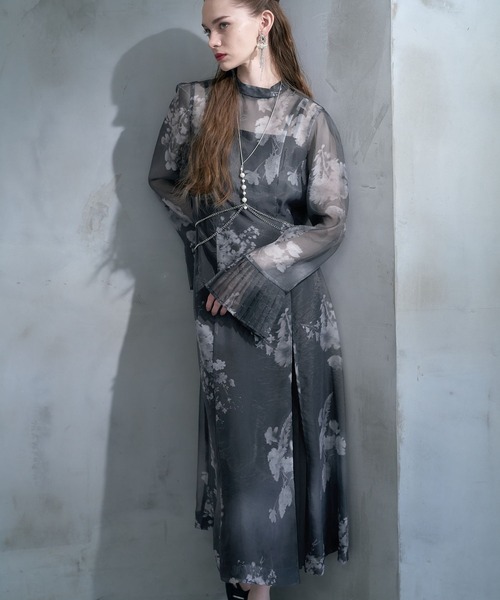 HARE（ハレ）の「【CEREMONY】2Pシアーフラワーワンピース(HARE)（ワンピース・レディース・ブルー/ブラック・FREE）」の2枚目の写真