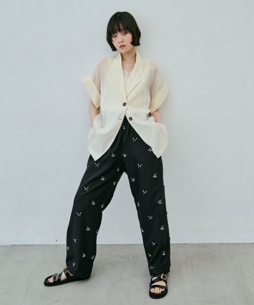 AIC.(エーアイシー)の「ビーズ刺繍イージースラックスパンツ(その他パンツ・レディース・ブラック/チャコールグレー・FREE)」の12枚目の写真